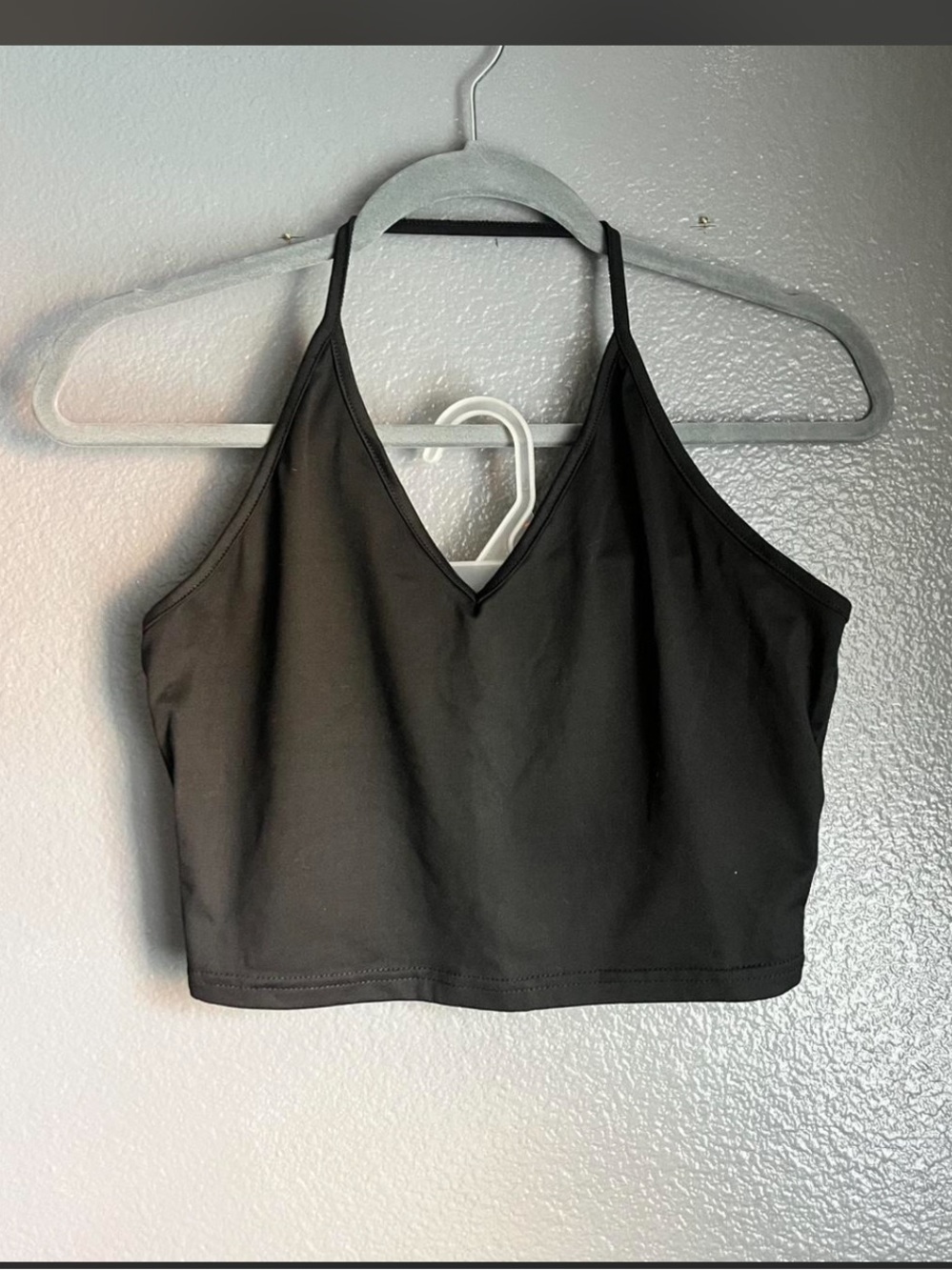 SHEIN Black V-Neck Spaghetti Strap Crop Camisole